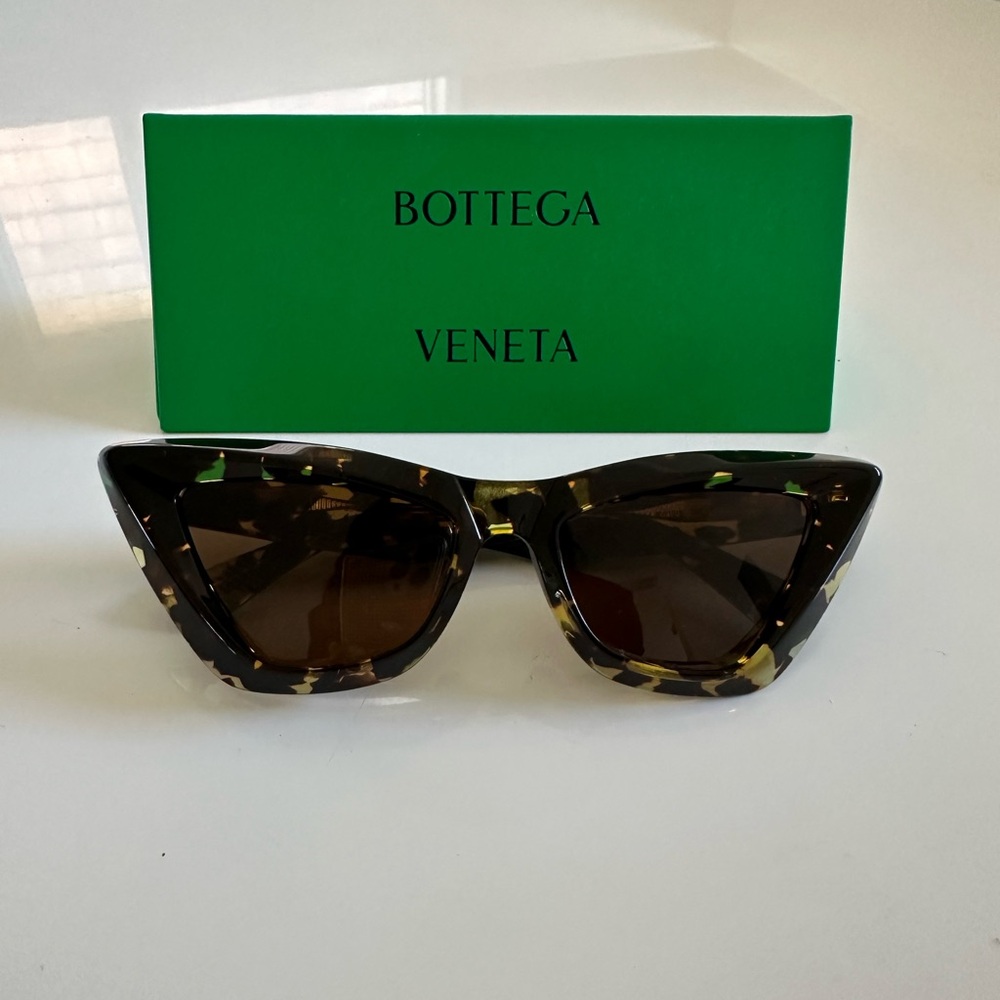 Bottega Veneta Cat Eye Sunglasses